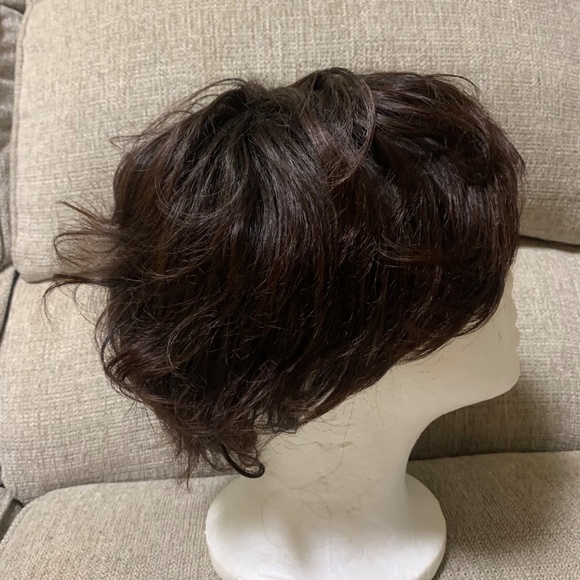 Wig - Picture 4 of 5